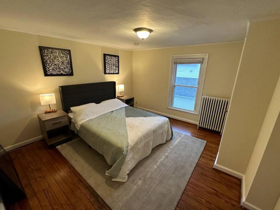 The Yellow Door 3-Bedroom Downtown Near Vt&Ru 래드포드 외부 사진